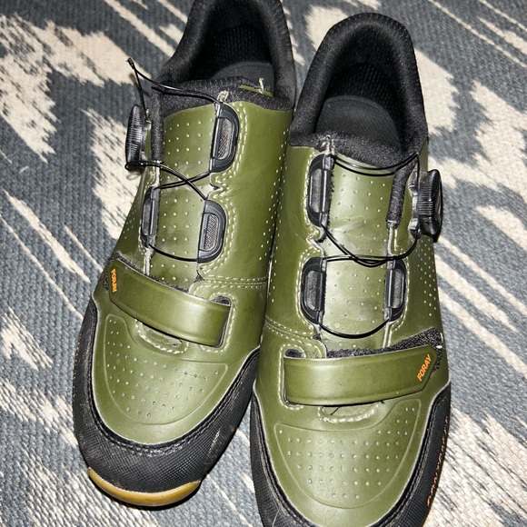 Bontrager mountain bike shoes - Picture 2 of 5